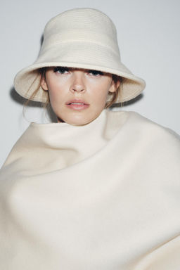 TEXTURED WOOL BLEND HAT