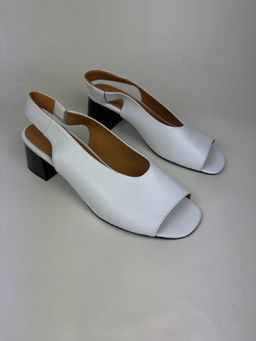 Босоножки 4001.767bl. Белый уценка/