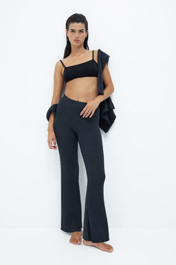 Pantalon acampanado en punto de canale
