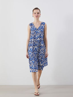 V Yaka Desenli Elbise