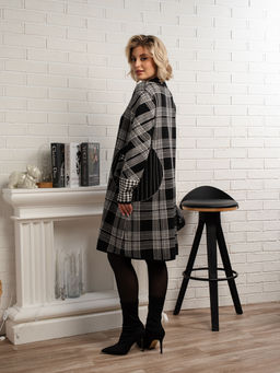 Платье Добринка (черно-белое) П15106-18М