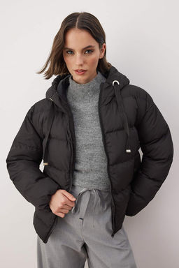 TRENDYOLMILLA Siyah Kapusonlu Su Itici Sisme Mont TWOAW21MO0022  фото 31