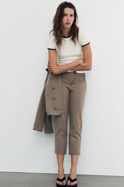 PINSTRIPED CAPRIS