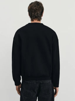 Толстовка с принтом на груди / Zarina