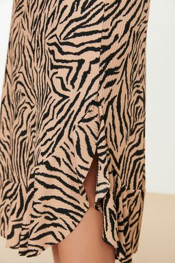 TRENDYOLMILLA K?rm?z? Bask?l? Buzgu Detayl? ve Volanl? Yuksek Bel Esnek Etek TWOSS21ET0029 фото 20