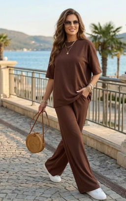 K13748 Костюм двойка: брюки и футболка КОРИЧНЕВЫЙ