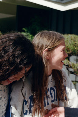 SUDADERA ESTAMPADO TEXTO Y OSO / Gris vigor? - Zara фото 2