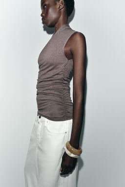TOP DRAPEADO FRUNCES / Marr?n vigor? - Zara фото 5