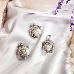 Кулон Дракон с Говлитом