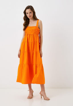 Ярко-оранжевое платье