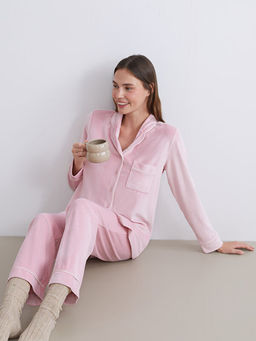 G?mlek Yaka Kadife Kad?n Pijama Tak?m?