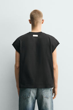 CAMISETA TANK RELAXED FIT TEXTO / Negro