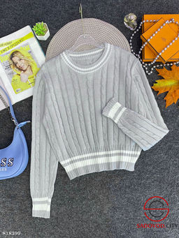 Свитер женский с узором