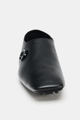 FLAT LEATHER SHOES WITH BUTTON DETAIL - Zara фото 7