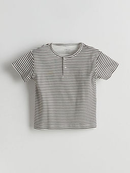 ?izgili Erkek Bebek Ti??rt ve ?ort 2li