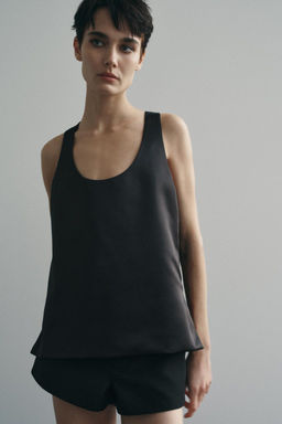 MINIMAL HEAVY SATEEN TOP
