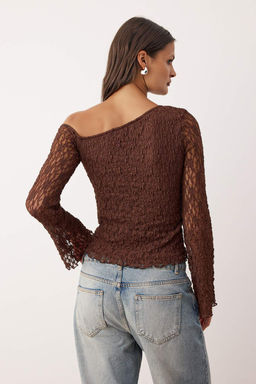Kahverengi Dantel Asimetrik Yaka Fitted/Vucuda Oturan Orme Bluz TWOAW26BZ00036 - Trendyolmilla фото 8