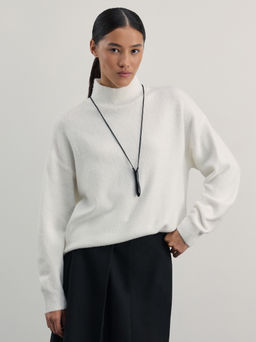 Базовый джемпер с воротником стойкой / Zarina