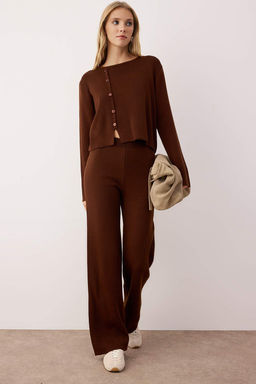Kahverengi Asimetrik Dugme Detayl? Kazak-Pantolon Triko Alt - Ust Tak?m TWOAW26AU00042 - Trendyolmilla фото 2