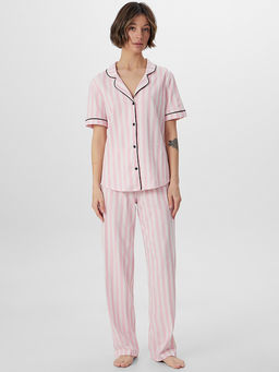 КОСТЮМ ЖЕНСКИЙ (ЖАКЕТ, БРЮКИ)