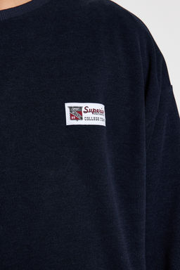 TRENDYOL MAN Lacivert Oversize/Genis Kesim Yumusak Dokulu Kolej Temal? Sweatshirt TMNAW24SW00245 - Trendyolmilla фото 5