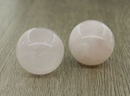 Розовый кварц шар 33мм