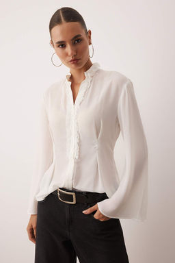 Beyaz Hakim Yaka F?rf?r Detayl? Boho Gomlek TWOAW26GO00023