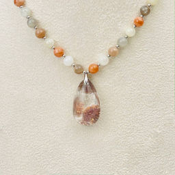 Колье из Лунного камня с кулон из Лодолита