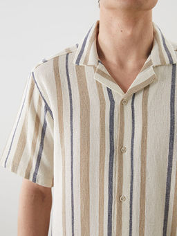 Regular Fit K?sa Kollu ?izgili Erkek G?mlek