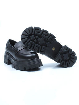 03-5930 BLACK Лоферы женские (натуральная кожа)