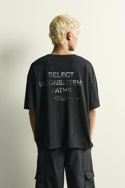 CAMISETA LAVADA RELAXED FIT TEXTOS / Negro - Zara фото 3