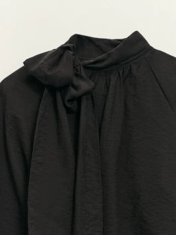 Блузка из тенселя с бантом / Zarina