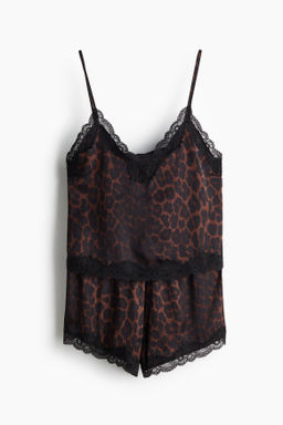 Pijama de sat?n con encaje