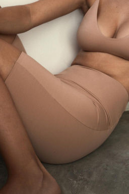 BODY SHAPE CYCLING SHORTS - Zara фото 6