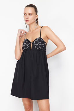 Siyah A-Kesim Cicek Nak?s Detayl? Dokuma K?sa S?k Abiye Elbise TPRSS24EL00197