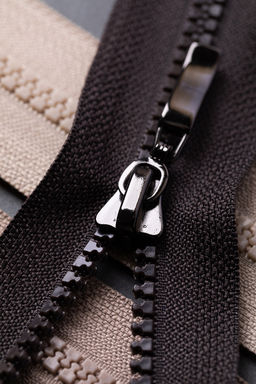 Молния Трактор GAMMA G3051 с брелком 5120 16 см Тип 5 10 шт неразъёмная однозамковая