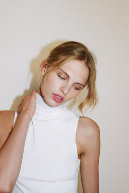 TOP CUELLO ALTO / Blanco - Zara фото 2