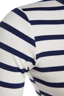 Lacivert Cizgili Premium Viskoz Yumusak Kumasl? Fitted Crop Esnek Orme Bluz TWOAW24BZ00048