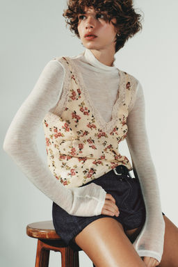 FLORAL LACE TOP - Zara фото 8