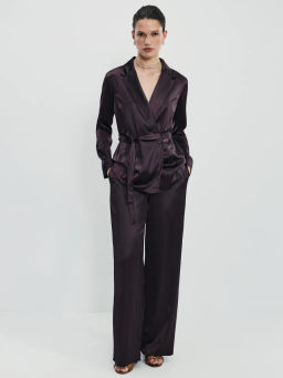 Атласная блузка с отложным воротником и поясом / Zarina