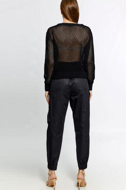 Джемпер из вязаного трикотажа с плетением в виде сетки. Составьте комплект с майкой из Базы.