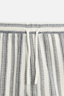 TEXTURED REGULAR FIT BERMUDA SHORTS - Zara фото 10