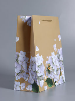 Пакет подарочный ламинированный «Пчёлка на гортензии», бежевый, 26×12×32 см