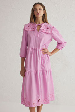 TRENDYOLMILLA Lila Duz Kesim Nak?s Detayl? Midi Dokuma Elbise TWOSS25EL00061  фото 3