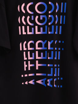 CONTE Удлиненная oversize-футболка из хлопка с рисунком Alter ego LD 2702 black-alter ego