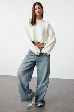 Ekru Crop Genis Kal?p Yumusak Dokulu Ak?tma Detayl? Triko Kazak TWOAW24KZ00319