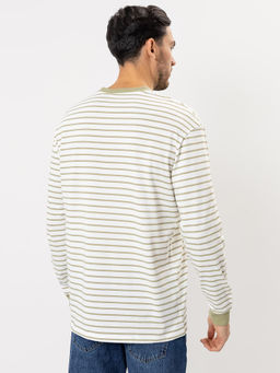 Свободная хлопковая тельняшка мужская в бело-оливковую полоску оливковая полоска на молочном 121811 - Mark formelle фото 3