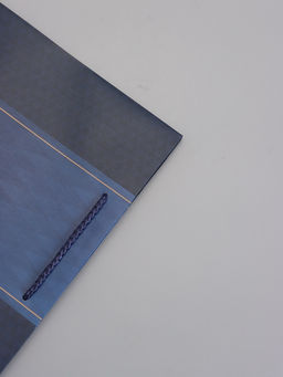 Пакет подарочный ламинированный «Лаконичный комплимент», 26×12×32 см