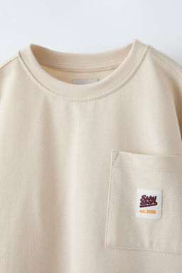 T-SHIRT WITH LABELLED POCKET - Zara фото 5