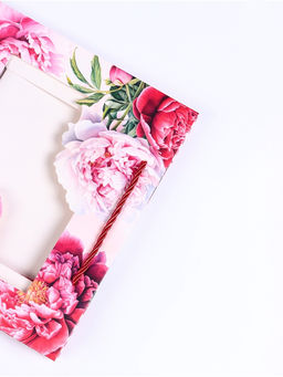 Цена за 2 шт. Пакет подарочный с окном Пионы, 25?10?22 см